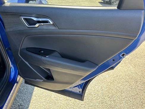 Used 2025 Kia Sportage X-Line w/ Premium Package image 16