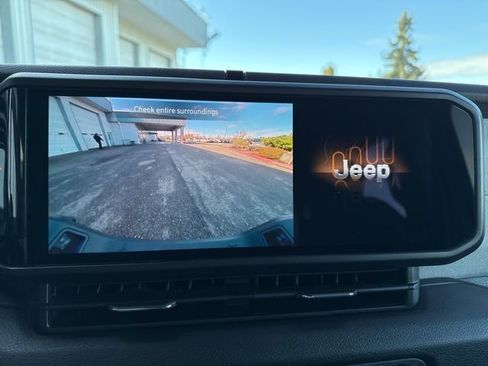 New 2026 Jeep Gladiator Sport image 18