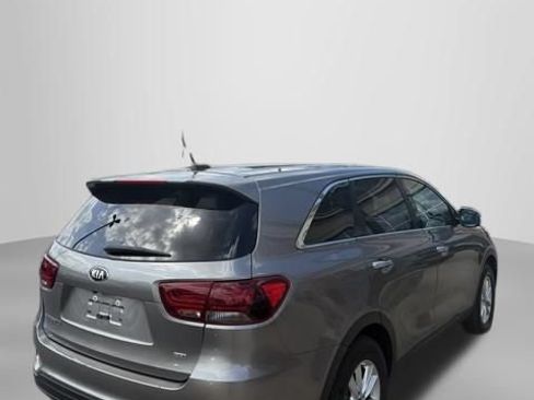 Used 2019 Kia Sorento L FWD image 3