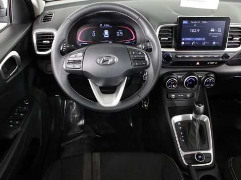 Certified 2023 Hyundai Venue SEL image 7