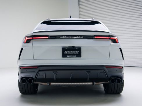 Used 2022 Lamborghini Urus image 6