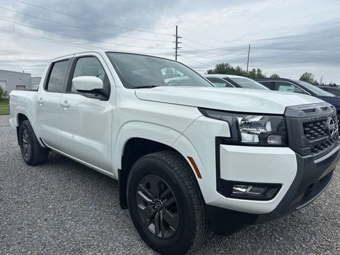 Certified 2025 Nissan Frontier SV w/ SV Convenience Package RWD image 2