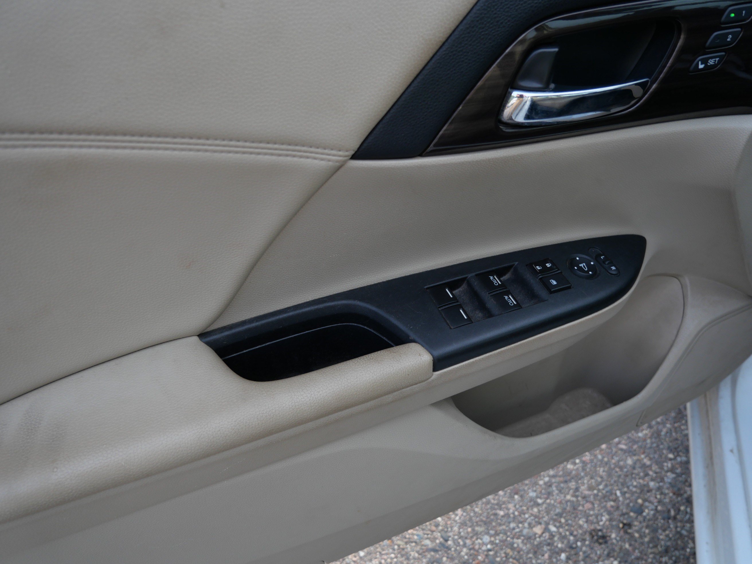 Used 2016 Honda Accord EX-L image 19