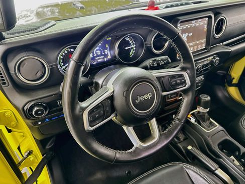 Used 2023 Jeep Wrangler Unlimited Sahara w/ Cold Weather Group AWD/4WD image 24