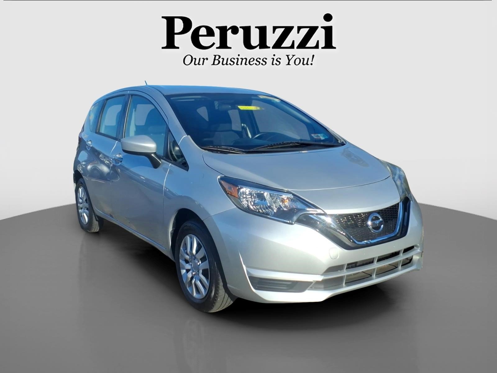 Used 2019 Nissan Versa Note SV FWD image 1