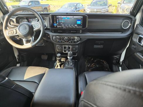 Used 2024 Jeep Wrangler Unlimited Sahara w/ Safety Group AWD/4WD image 14