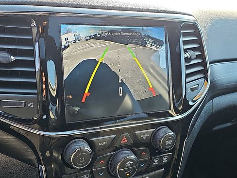 Used 2020 Jeep Grand Cherokee Altitude image 20