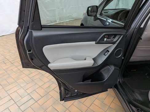 Used 2014 Subaru Forester 2.5i Touring AWD/4WD image 19
