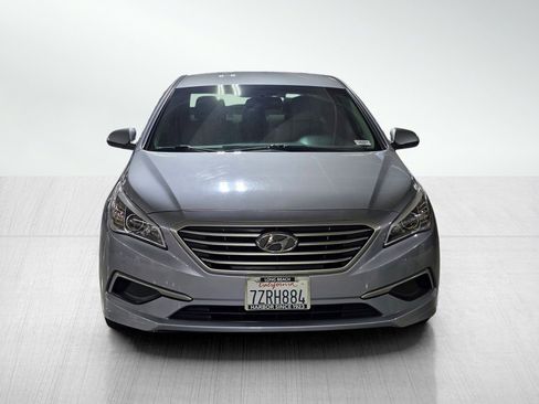 Used 2017 Hyundai Sonata SE image 2