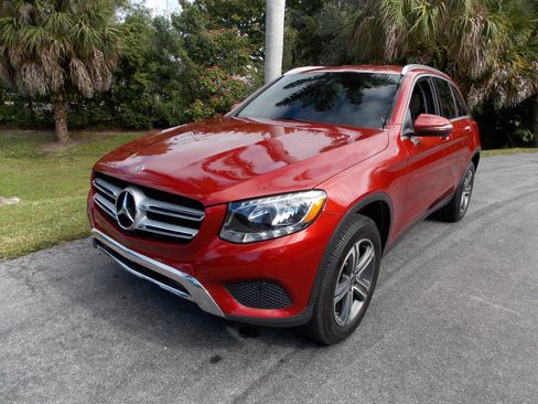 Used 2019 Mercedes-Benz GLC 300 image 3