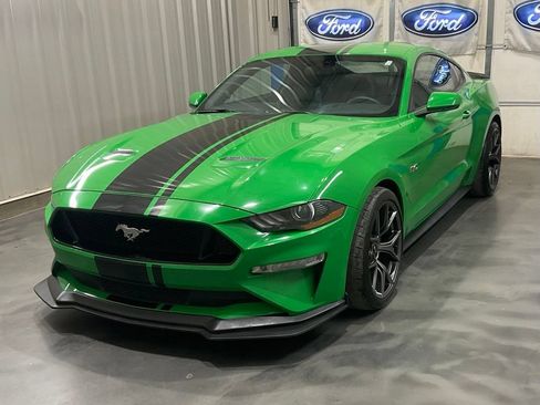 Used 2019 Ford Mustang GT Premium w/ Performance Package - Level 2 RWD image 4