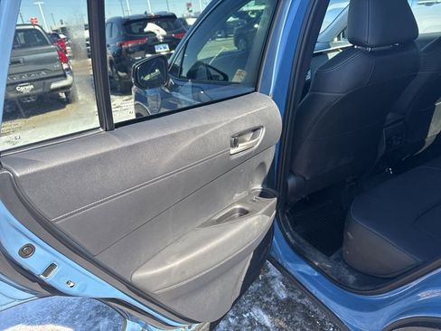 Used 2026 Toyota Corolla Cross XLE w/ Convenience Package AWD/4WD image 8