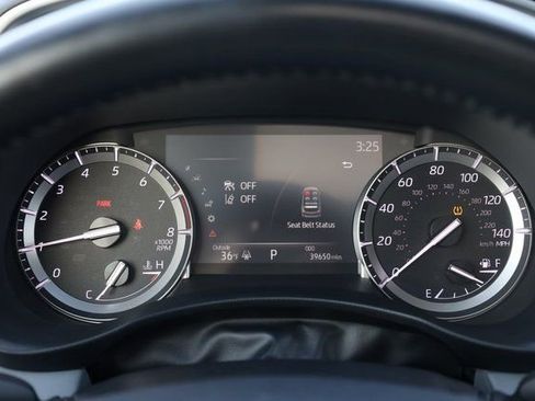 Used 2022 Toyota Highlander XLE image 19