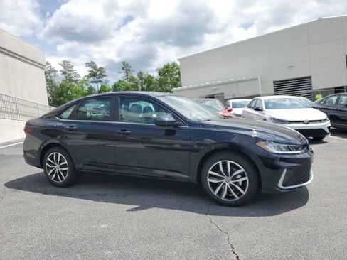 New 2026 Volkswagen Jetta SE FWD image 3