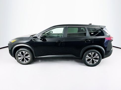 Used 2023 Nissan Rogue SV image 4