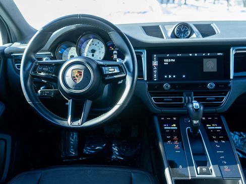 Used 2022 Porsche Macan image 13