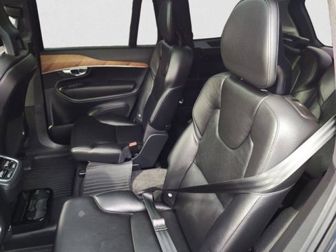 Used 2021 Volvo XC90 T6 Momentum w/ Advanced Package image 19