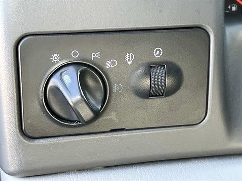 Used 2004 Ford F350 XLT image 25