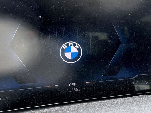Used 2024 BMW X5 xDrive40i w/ M Sport Package AWD/4WD image 8