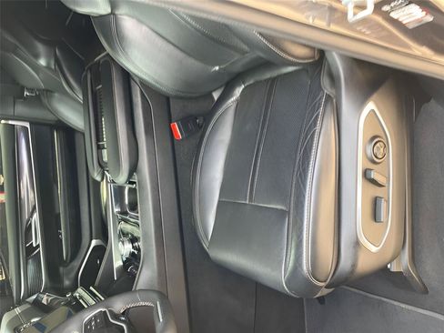 Used 2023 Jeep Wagoneer 2WD image 3