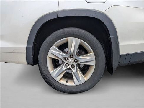 Used 2015 Toyota Highlander Limited Platinum AWD/4WD image 13