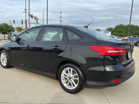 Used 2015 Ford Focus SE FWD image 11