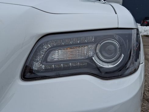 Used 2023 Chrysler 300 S w/ Comfort Group image 9
