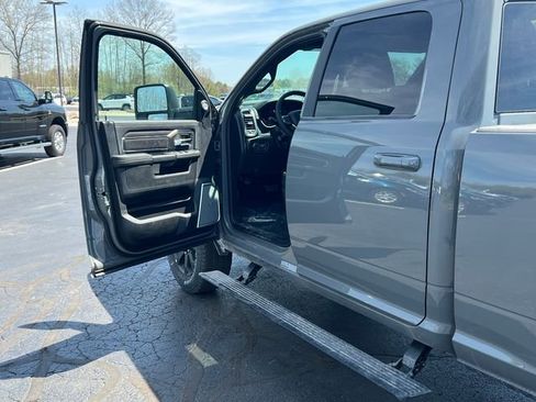 New 2026 RAM 2500 Laramie AWD/4WD image 10