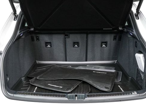 Certified 2025 Porsche Macan GTS image 39