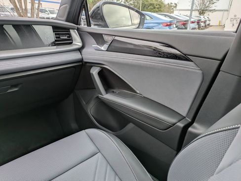 New 2026 Volkswagen Tiguan SE R-Line FWD image 20