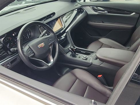 Certified 2023 Cadillac XT6 Premium Luxury image 10