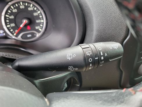 Used 2017 Jeep Renegade Trailhawk image 15