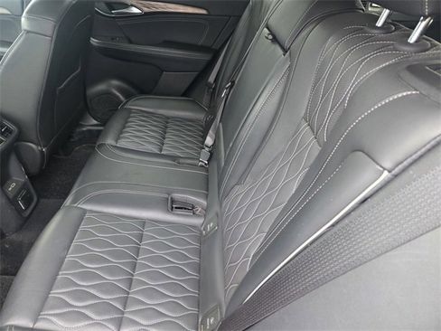 Used 2022 Buick Envision Avenir w/ Technology Package II image 11