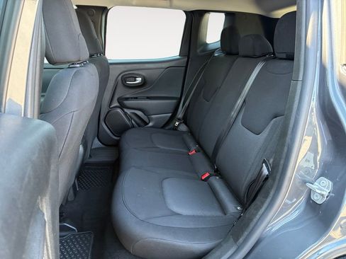 Used 2023 Jeep Renegade Latitude image 13