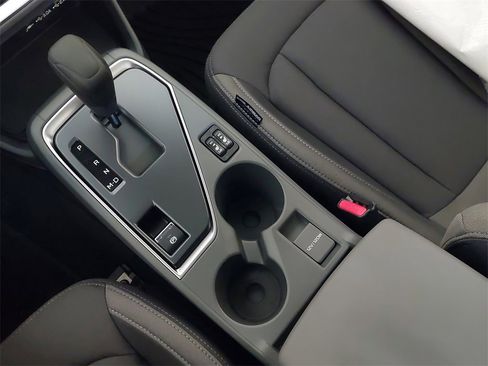 Used 2025 Subaru Crosstrek 2.0i Premium image 28