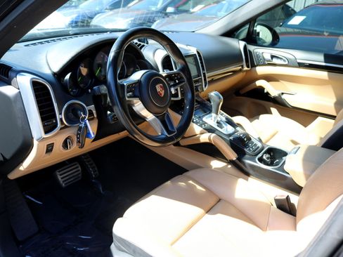 Used 2015 Porsche Cayenne S w/ Premium Package image 17