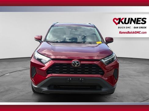 Used 2022 Toyota RAV4 XLE w/ Convenience Package AWD/4WD image 3