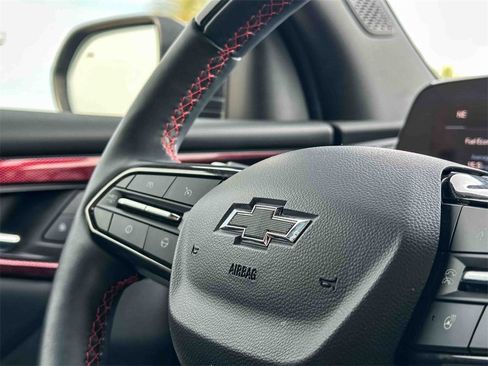 Certified 2025 Chevrolet Traverse RS image 30