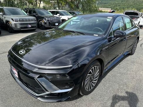 New 2025 Hyundai Sonata SEL image 1