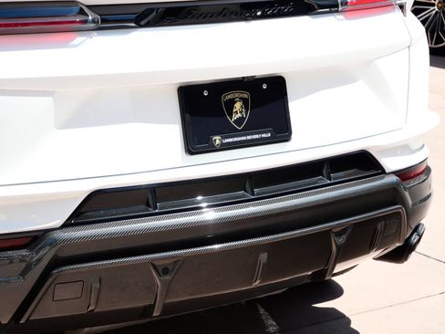 Used 2024 Lamborghini Urus Performante AWD/4WD image 25