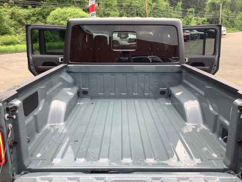 New 2025 Jeep Gladiator Rubicon w/ Convenience Group image 22