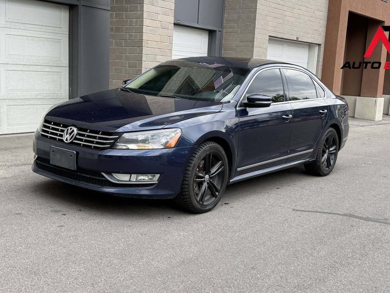 Used 2015 Volkswagen Passat TDI SE FWD image 1