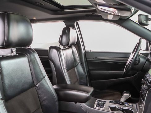 Used 2022 Jeep Grand Cherokee Laredo X image 27