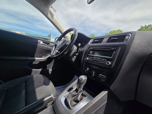 Used 2012 Volkswagen Jetta SE FWD image 26