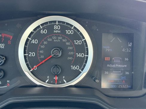 Used 2022 Toyota Corolla Cross LE FWD image 23