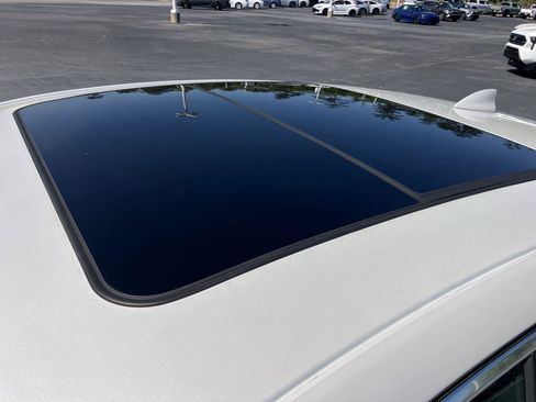 Used 2017 Chevrolet Malibu Premier w/ Premier Sun and Wheel Package image 10