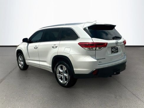 Used 2017 Toyota Highlander XLE FWD image 5