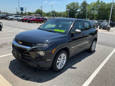 Used 2023 Chevrolet TrailBlazer LS FWD image 3