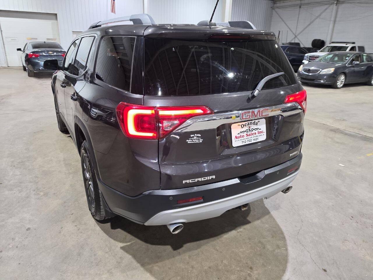 Used 2019 GMC Acadia SLT AWD/4WD image 9