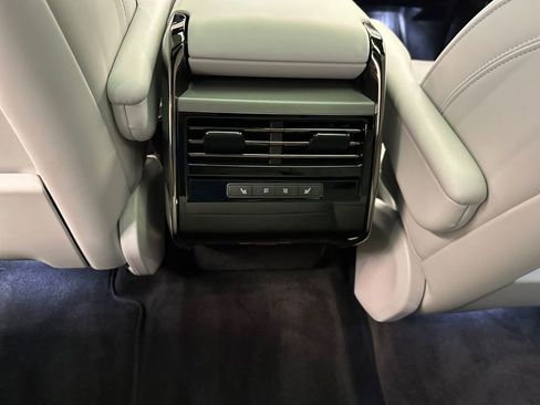 Used 2025 Land Rover Range Rover Sport SE AWD/4WD image 18